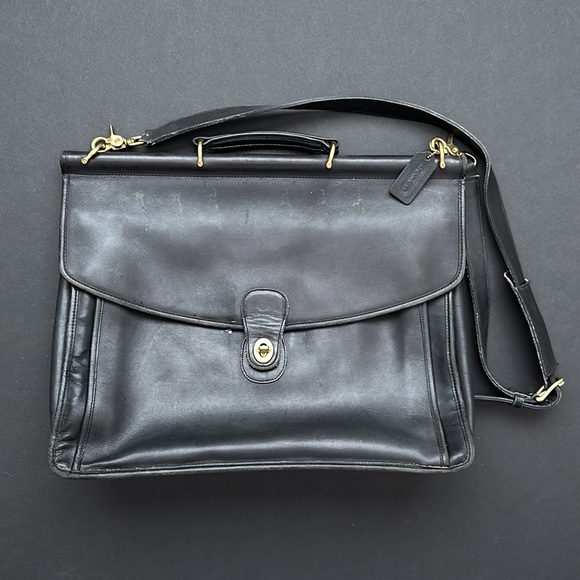 12/13 AT 3:00 PM EST COACH TALK
Vintage Coach 💼 👜……..and history!! - Picture 12 of 16